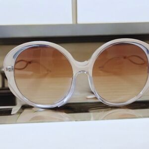 Stylish Grande-Shaped Sunglasses